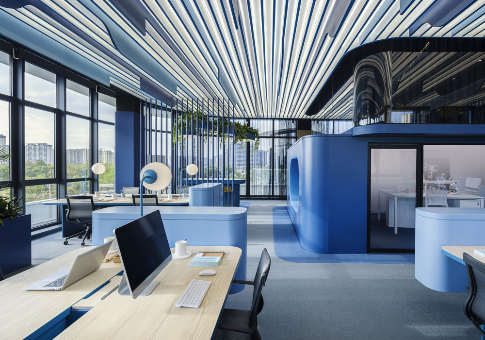 Espaço de trabalho criativo moderno com iluminação natural, representando o novo fluxo de trabalho digital impulsionado por inteligência artificial